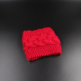 candle-cozy-cable-knit-cherry-red-2
